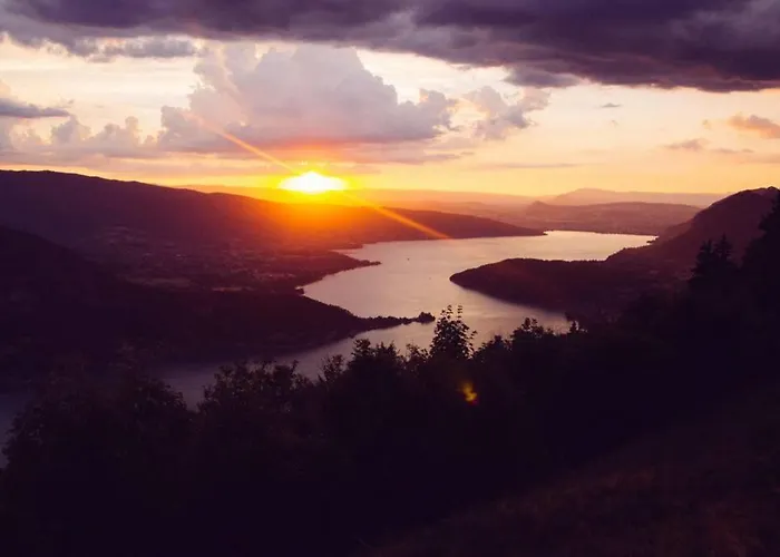 Le Boheme Beau T2 Vue & Montagnes + Garage * Annecy